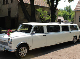 assets/images/activities/trabant-xxl-stretchlimousine-mieten-in-berlin/1280_0001_Hochzeit Weiss 06-270x200x90.jpg